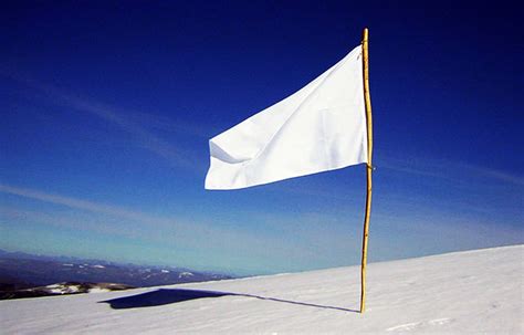 Por Qué Se Usa Una Bandera Blanca Como Símbolo De Tregua O De Rendición