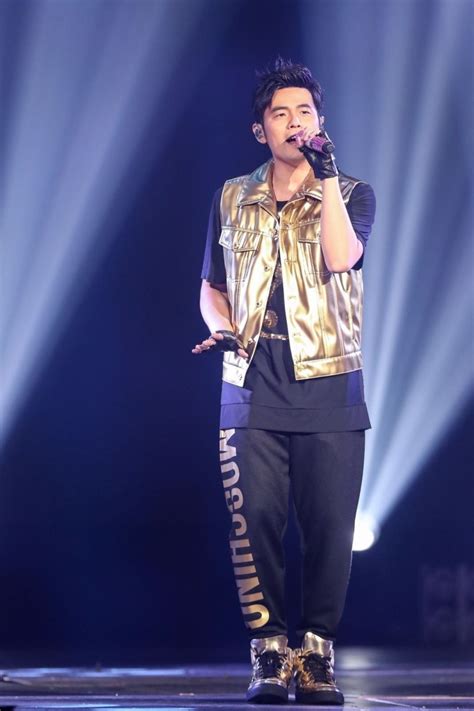 Listen to 黃耀明&達明一派 31混音下集 by tarry yue for free. 佔中歌手海報集郵周董 杰威爾說話了 - 自由娛樂