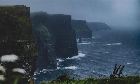 Vor einer weile hat es tagelang geregnet und alle leute haben geflucht bis zum geht nicht mehr. Regen in Irland - Warum regnet es in Irland so viel ...