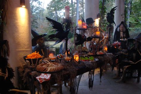36 Spooky Halloween Decoration Ideas For Your Home Halloween Buffet