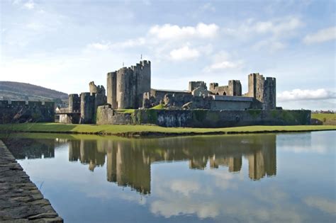 Wales) é uma das nações que constituem o reino unido. Turismo e Viajens, hotéis, restaurantes e paíse : Cardiff ...