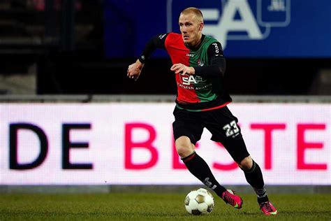 Check spelling or type a new query. N.E.C. - Nick van der Velden 3 duels geschorst, waarvan 1 ...