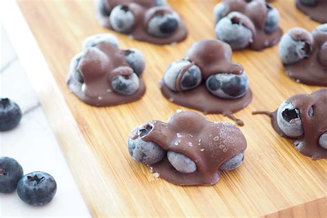 Frozen Chocolate Blueberry Clusters The Organised Housewife