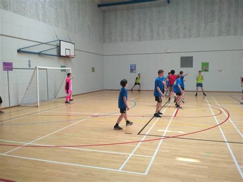 The main dimensions and markings for the team handball court consist of the following major elements. Handball - Packaworld