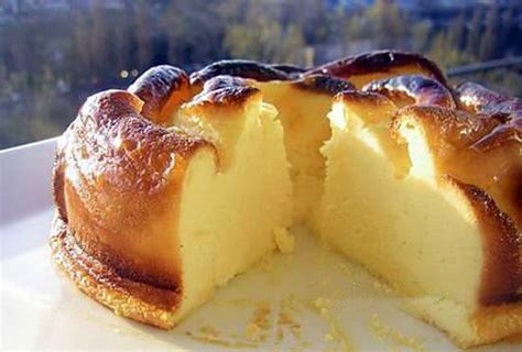 Préparation Fouettez 3 jaunes d oeuf avec 180g de sucre et 2 cuillères