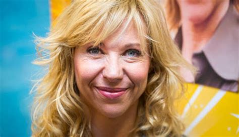 In 2010, she won the dutch poelifinario prize for best cabaret program. Lied van Claudia de Breij over Anne Faber brengt het ...