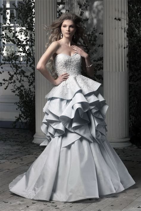 Schönste brautkleid für den schönesten tag. Hochzeitskleid brautmode