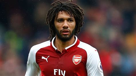 .محمد صلاح من خلال فريقه نادي ليفربول وكذلك مباريات محمد النني مع الفريق الكبير ارسنال وكذلك مباريات الاعب الجزائري رياض محرز مع الفريق الكبير مانشستر سيتي. صن البريطانية: نهاية مشوار محمد النني مع الأرسنال - رياضة ...