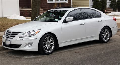 View similar cars and explore different trim configurations. Hyundai Genesis 3.0 2014 | Auto images and Specification