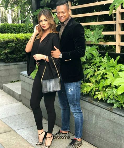 Sin embargo, el hermano de la también presentadora sí publicó una imagen que confirmaría que fredy guarín celebró el año nuevo junto a la familia de su pareja. El camello que se consiguieron Sara Uribe y Freddy Guarín ...