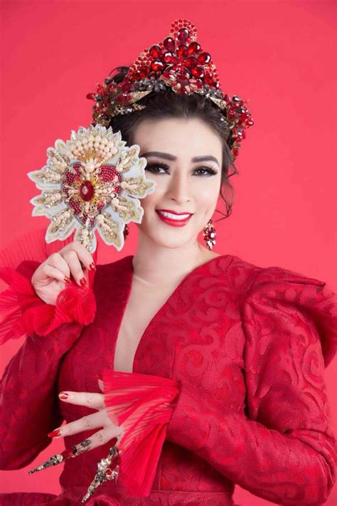 Chiếc vương miện danh giá đã thuộc về andrea meza. Hoa hậu Doanh nhân Hoàn vũ Diệu Thúy: Người đẹp doanh nhân ...