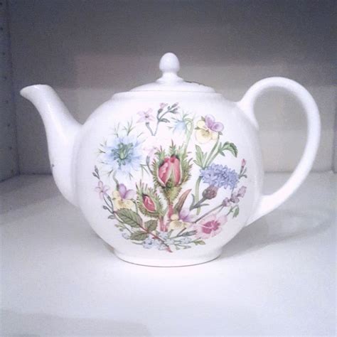 Aynsley Wild Tudor Early Morning Teapot