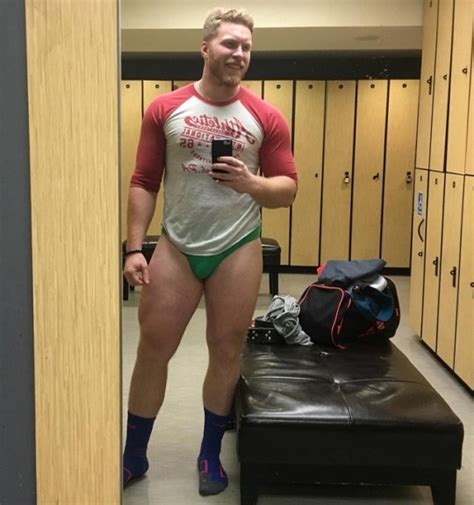 Flaunting In The Locker Room Page 24 Lpsg