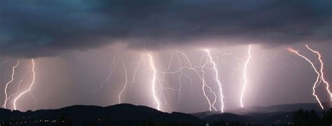 Auch am freitag soll es kräftige gewitter geben. Unwetter-Warnung aktuell: Sintflutartiger Starkregen ...
