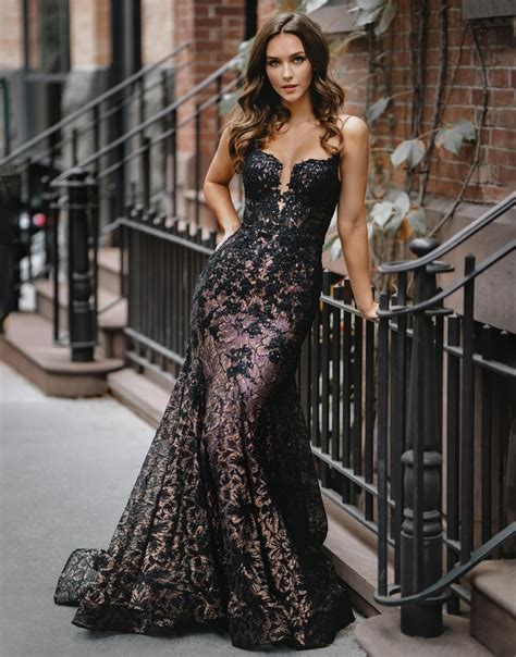 Mac duggal prom designs, from cocktail dresses to long gowns, enhance all types of body shapes including plus size girls who are looking for something in the fabulouss collection. 79252M - Mac Duggal Prom Dress in 2020 | Mermaid prom ...