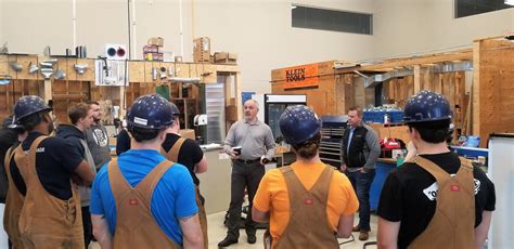 To qualify to write the master electrician exam you'll need to have completed 3 years of work in the electrical sector within the province of ontario and be able to prove it. Should You Become a Plumber or an Electrician? 7 Points to ...