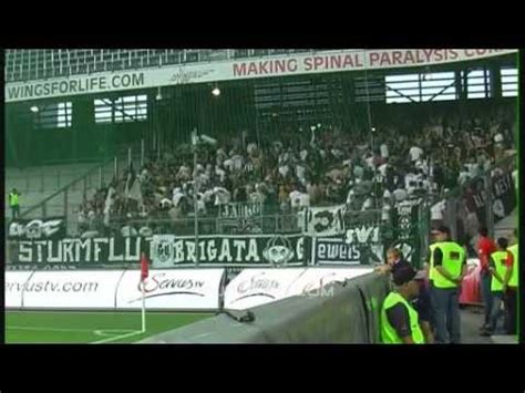 Sogar mit zwei niederlagen aus den letzten beiden spielen wäre rb. RB Salzburg - Sturm Graz (1:1) - YouTube