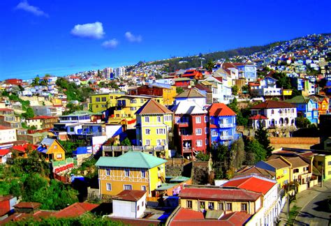 The city is widely known for its bohemian culture, brightly coloured houses, and beautiful seaside views. Guide Chili, les principaux lieux à visiter au Chili - Amérique du Sud