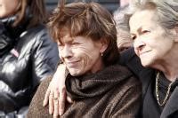 Schrijfster connie palmen en oud politicus hans van mierlo zijn woensdagmiddag in het diepste geheim getrouwd. Reni van Maren