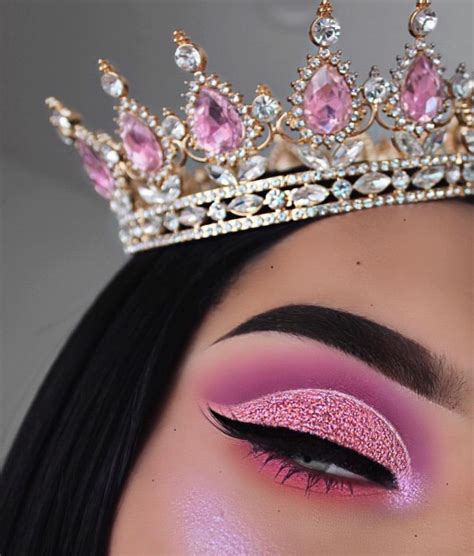 The official instagram of #disneyprincess. ᵛᴬᴿᵀᴬᴾ | Princess makeup, Baddie makeup, Bad girl aesthetic