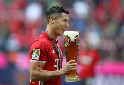 Official twitter account of lukasz fabianski. I po co to wszytko? Ciąg dalszy zawirowań z transferem ...