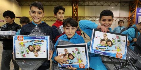 Pek çok kurumun topladıkları paralar milli eğitim bakanlığı'nın tablet bilgisayar dağıtımı yapabilmesi için bakanlık bünyesine aktarıldı. Yeni Dönemde Milli Eğitim Bakanlığı Tablet Yerine PC ...