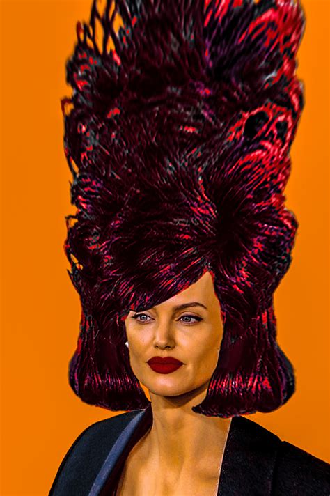 Uygun modeli bulup saç aksesuarları konusunda da iyi bir seçim yaparsanız düşlediğiniz model çok uzakta değil demektir. Hollywood Yıldızlarına Photoshop Uzmanlarından 18 Alternatif Saç Önerisi | ListeList.com