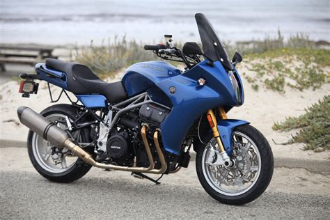 Adventure bikes have grown in size and become increasingly powerful. Sport touring - Moto.ZombDrive.COM