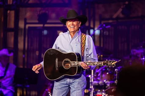 GEORGE STRAIT: THE KING AT KYLE FIELDBECOMES LARGEST SINGLE CONCERT IN