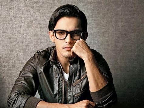 Also find latest aditya narayan news on etimes. Aditya Narayan's latest single "Mohabbat" goes retro ...