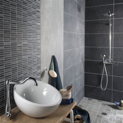 Peinture carrelage salle de bain gris anthracite : Le carrelage gris dans la salle de bains | Leroy Merlin