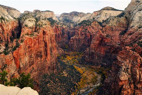 The highlight of zion national park is an expansive canyon. Zion National Park HD Wallpapers