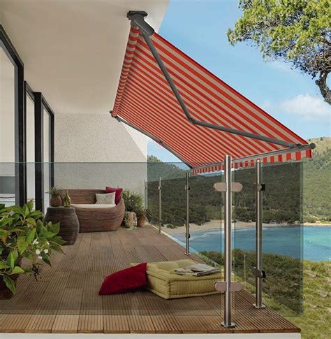 Queste tende da sole brico sono dotate di cassonetto in alluminio a chiusura integrale nel quale sono inseriti speciali spazzolini. Vi proteggiamo dal #Sole con una gamma completa di Tende ...
