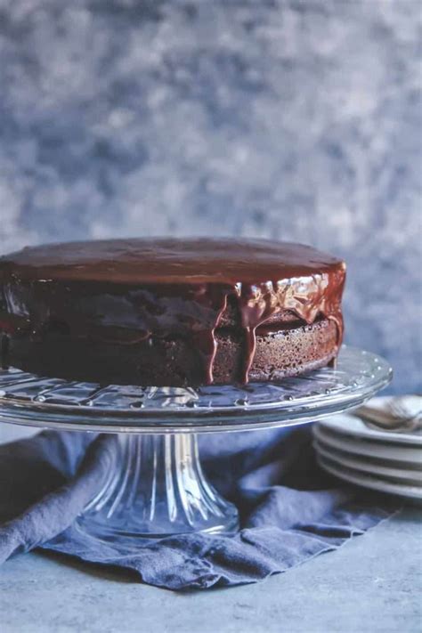The Best Chocolate Layer Cake Recipe You Ll Ever Make Sweetphi