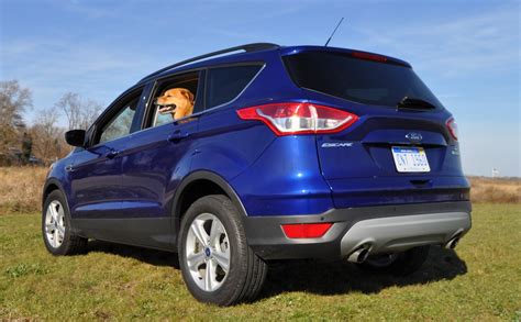 CarRevsDaily.com 2014 Ford Escape 1.6L EcoBoost in Deep Impact Blue64