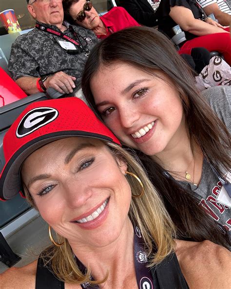 Amy Robach And Daughter Ava Monroe Show Off Their ‘curl Power In Sweet
