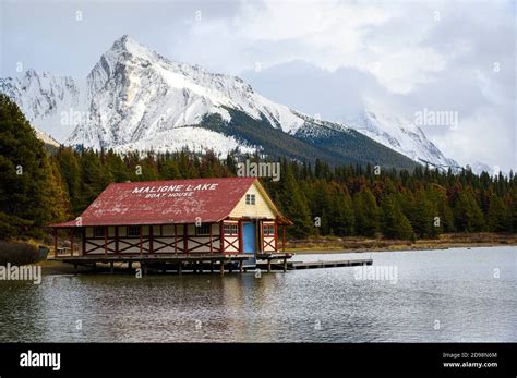 Maligne Lake And Boat House In Jasper National Park Stock Photo Alamy