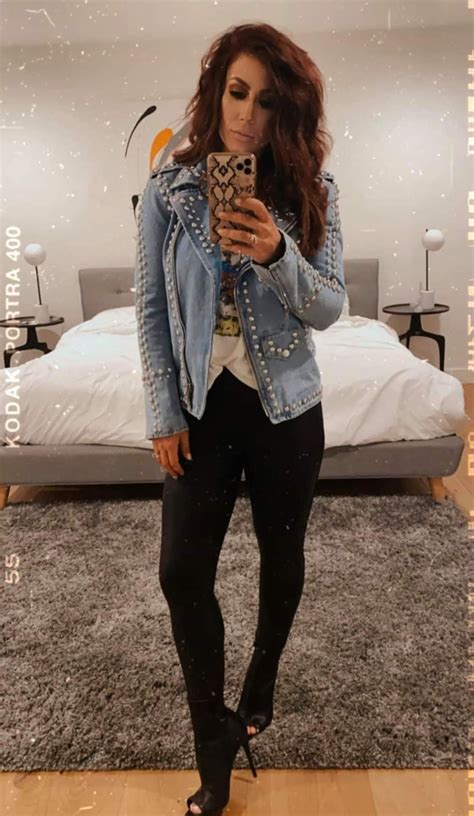 Of course you want to look fabulous at your wedding, but damn, have you seen the prices of wedding dresses these days? Image by Karli Cromwell on Chelsea DeBoer love her style ...