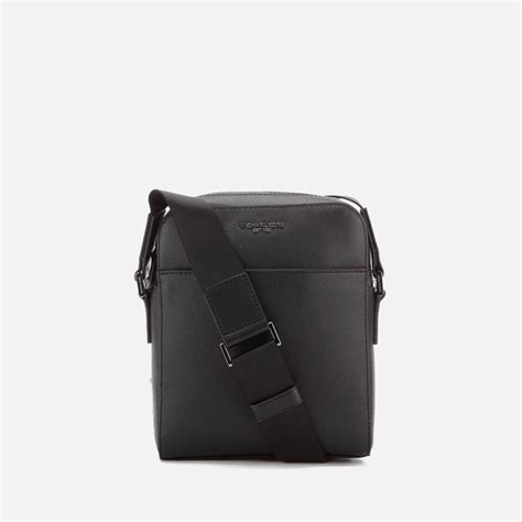 Whether you're looking for a men's work bag or just a stylish bag for men, we have countless silhouettes and colors to suit every style. Michael Kors Men's Harrison Small Flight Bag - Black