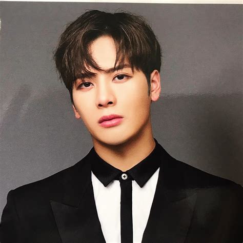 Jackson Wang Net Worth A Look At The Chinese American Singers Wealth