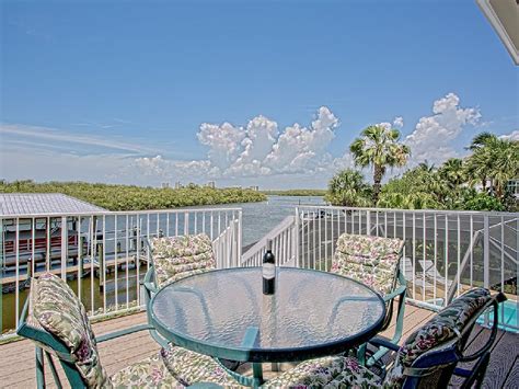 Vrbo Com Walk To Beach Bay View Home Fl Vacations Vacation Rental House Rental