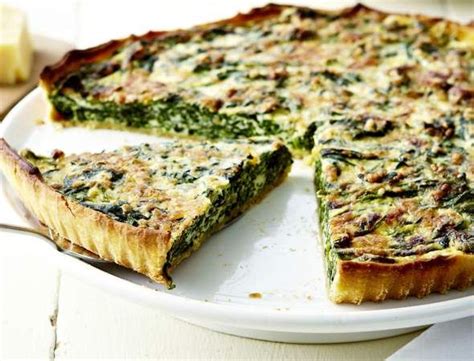 Une délicieuse tarte à déguster chaude, tiède ou même froide, avec de bons légumes de saison, en entrée ou en plat principal. Quiches et tartes salées de l'automne : nos meilleures ...