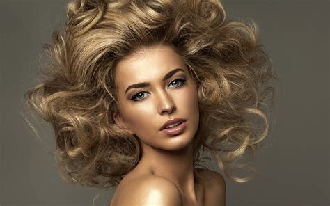Fonds Décran Fille Blonde Boucles Coiffure 3840x2160 Uhd 4k Image