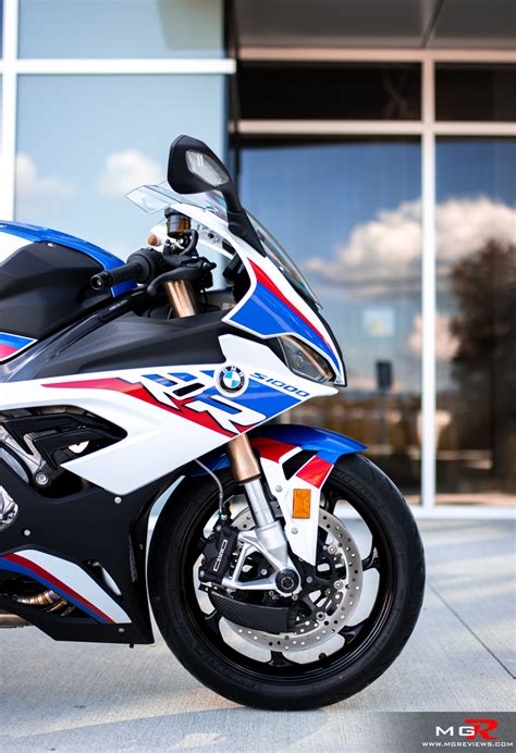 All of the wonderful qualities that we loved about the first ergonomically, the 2020 s 1000 rr is more accommodating than before, especially for those under 6 feet tall. Review: 2020 BMW S1000RR - M.G.Reviews