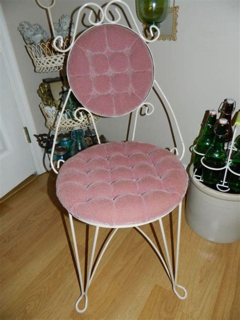Check spelling or type a new query. For Victoria Shipping on this Pink Vanity Chair | Etsy ...