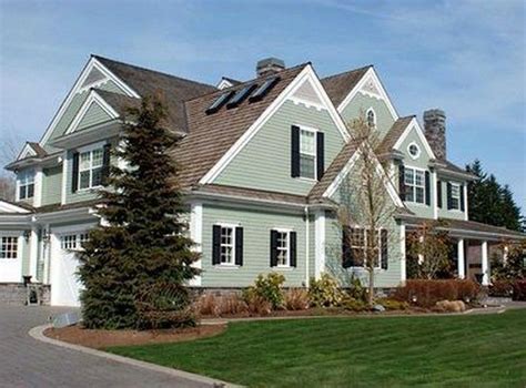 It gives contrast look among our house, the sky, and the lawn. 50 Beautiful Exterior Paint Colors For House With Brown ...