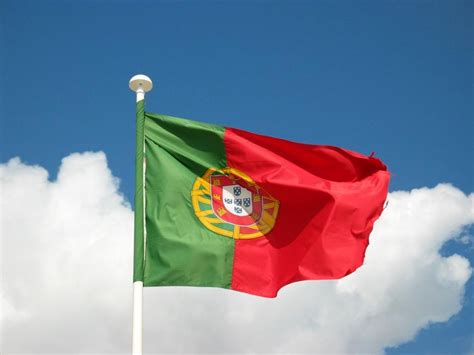 Portugal downgraded to amber light status. SAL - Comentário da Semana "Dos teus egrégios avós" 12 ...