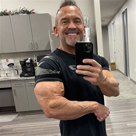 62 Year Old Bodybuilding Legend Reveals The Secret To His 22 And A Half