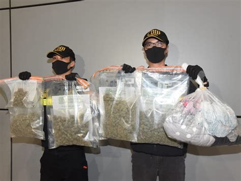 Ana 集團營運航班會從第 1 航廈出發。 有關機場貴賓室的詳細資訊，請參閱此處。 海關機場截獲美國包裹藏2.2公斤大麻花 拘49歲無業男 | 社會事