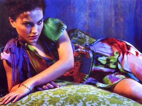 Abraham aronofsky, adriene couvillion, anne bergstedt jordanova and others. Natalie Portman In Black Swan | Nude Naked Pussy Slip ...